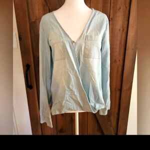 NWOT GUESS LONG SLEEVE TOP